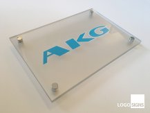 AKG plaque